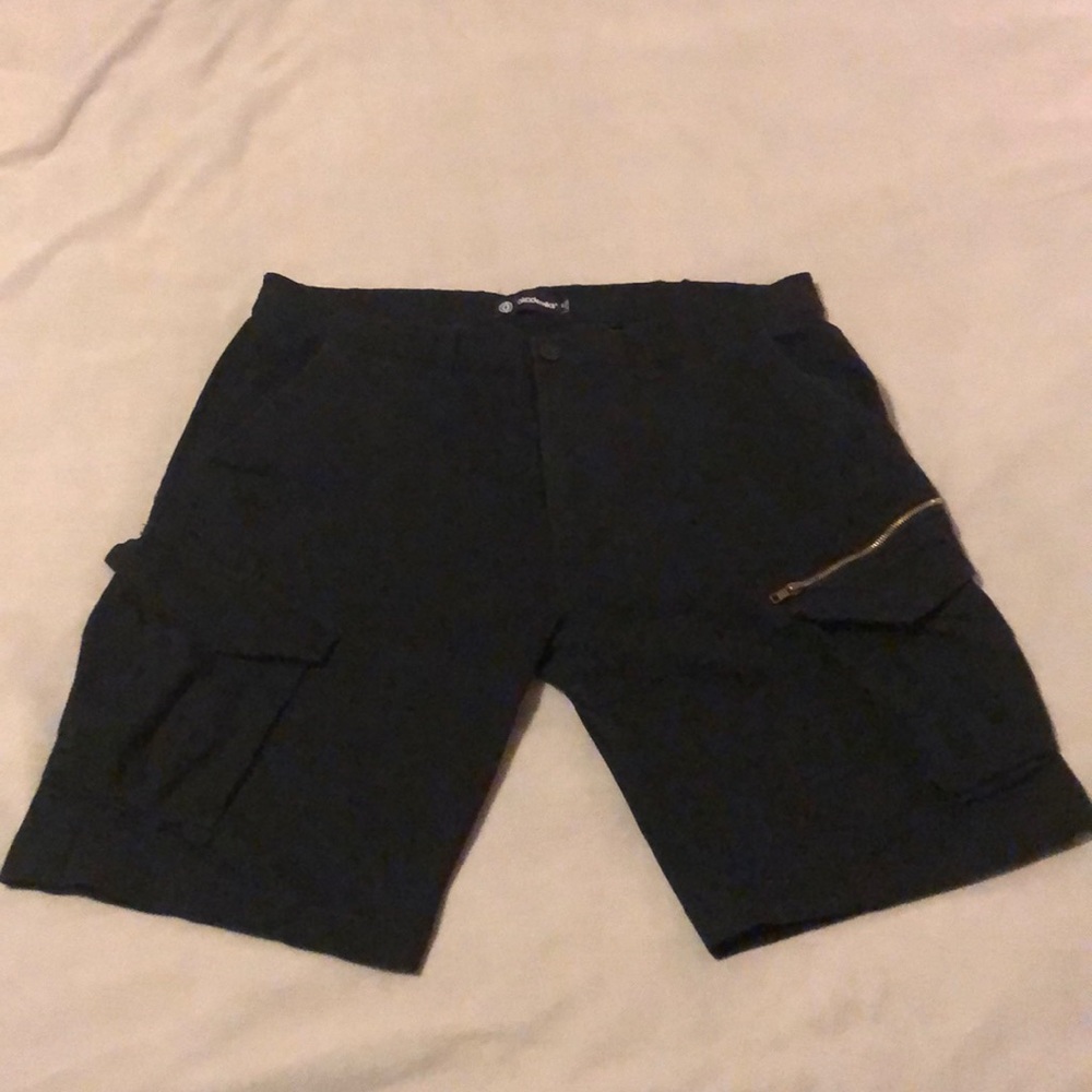 Men’s akademiks black cargo shorts